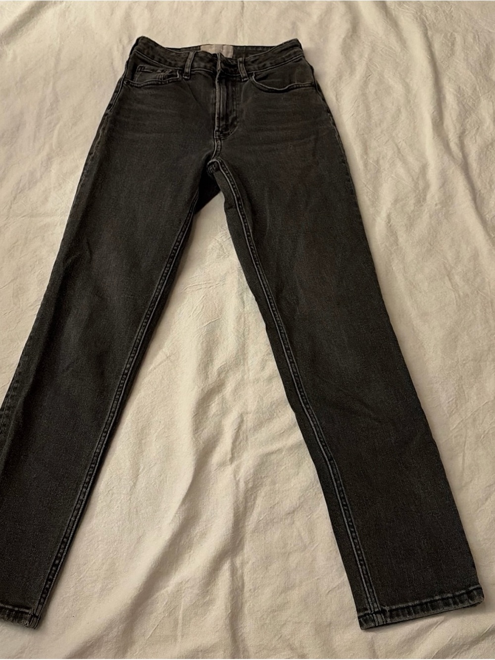 Everlane Women’s The Curvy Cheeky Jeans Black 25x26